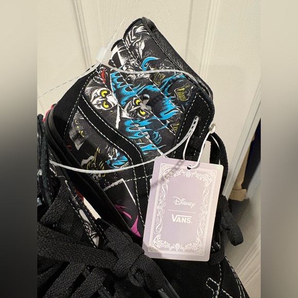 Vans x Disney Villains Sk8-Hi Shoes Men’s Size 6.5 Women’s Size 8 NWT - Picture 9 of 12